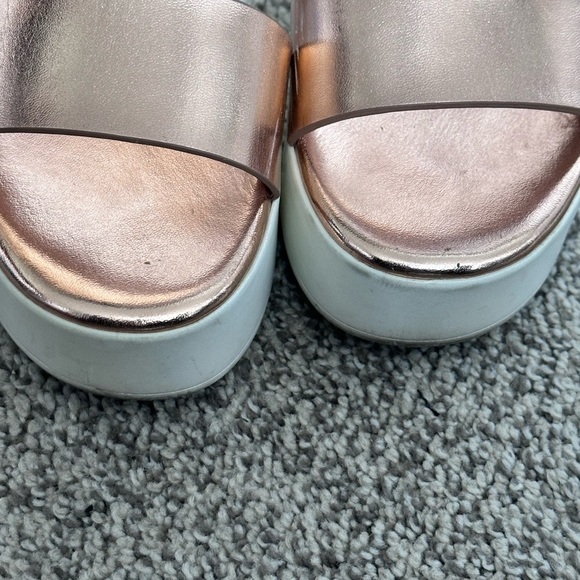 Steve Madden “ delight” Metallic Rose Women's Sandals 7 - Picture 9 of 11